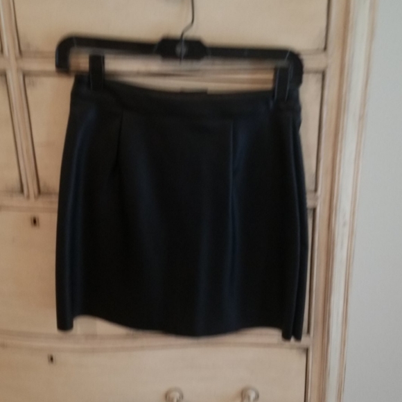 Skirt - Picture 2 of 3
